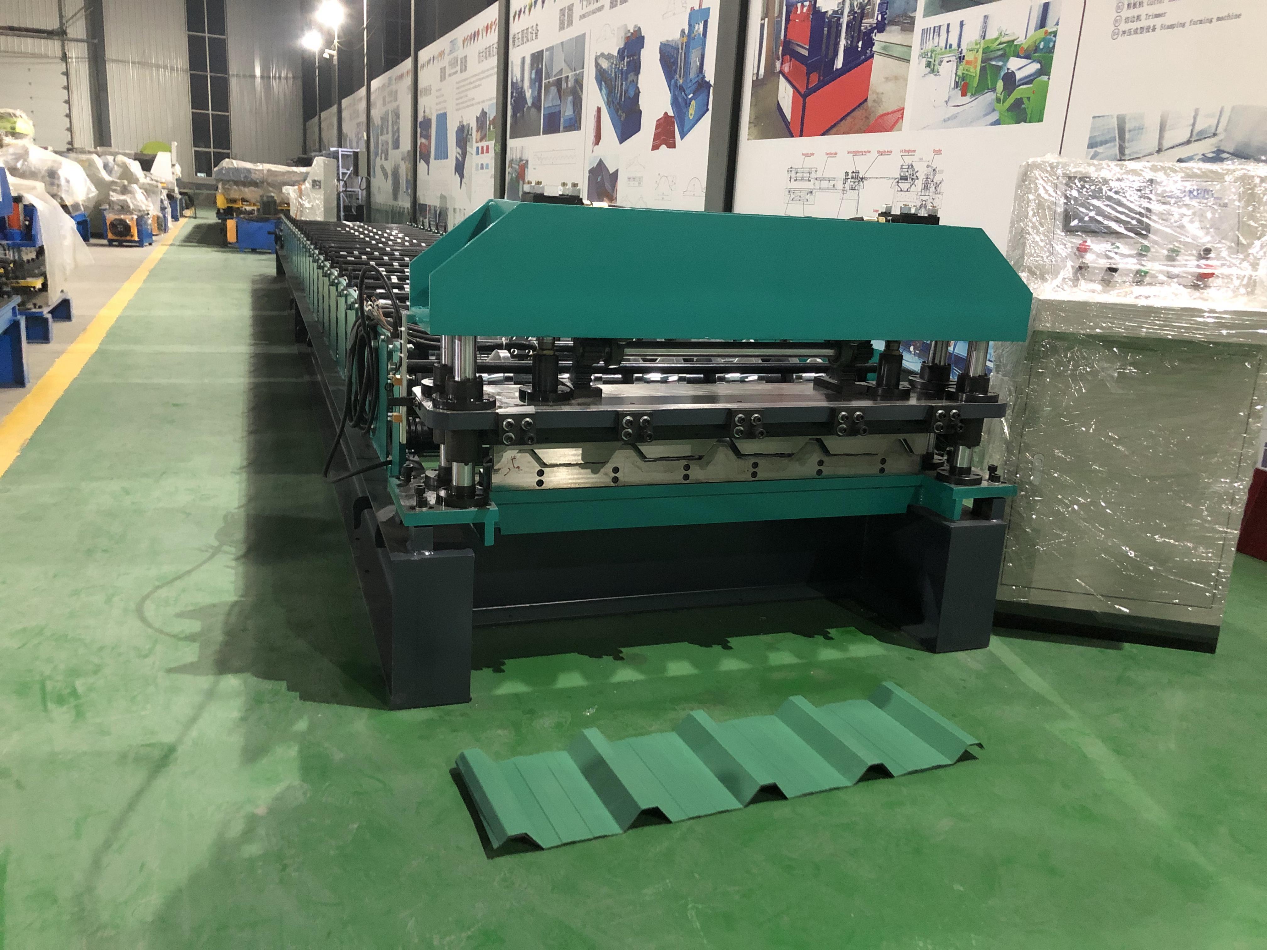 How to maintain the roof sheet machine in winter